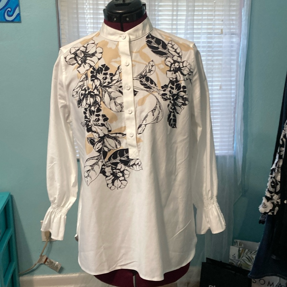 Chico’s No-Iron stretch pullover shirt